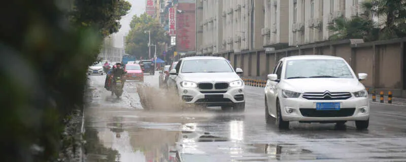 冰雹会把车砸坏吗，防冰雹车衣有吗