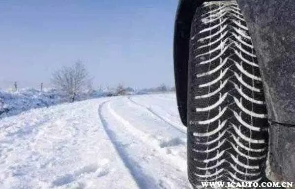 雪地胎多少钱一套合适？换雪地胎多少钱手工费