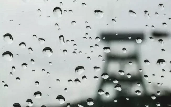 雨天开车安全，记住这些知识点