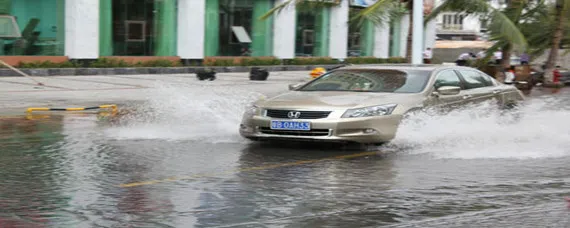 车辆如何过积水？，车辆一般承受多深积水